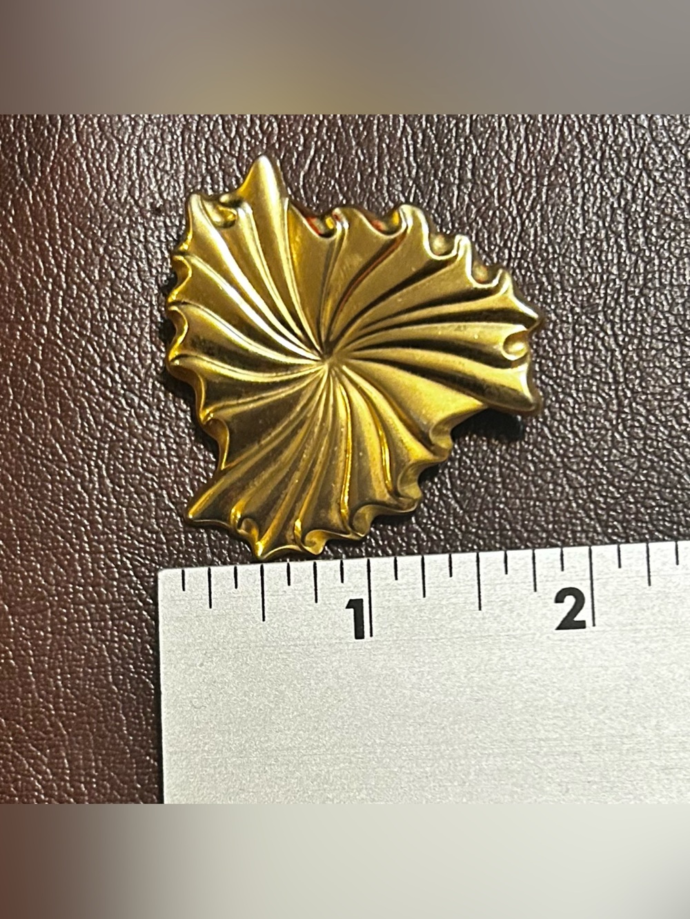 Gold-Tone Leaf Brooch Like New